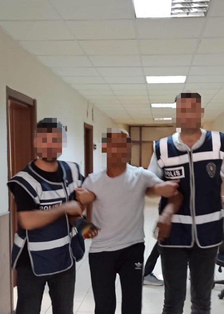 25 yıl hapisle aranıyordu, bazanın içinde yakalandı