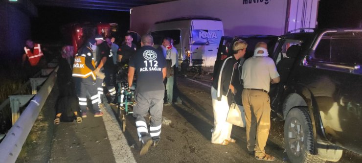 4 aracın karıştığı zincirleme kazada 15 yaralı