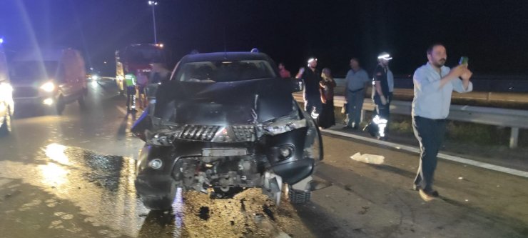 4 aracın karıştığı zincirleme kazada 15 yaralı