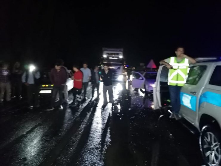 Aksaray- Nevşehir kara yolu sel nedeniyle bir süre ulaşıma kapandı