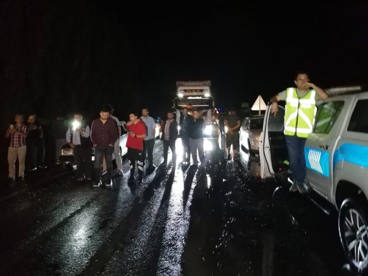 Aksaray- Nevşehir kara yolu sel nedeniyle bir süre ulaşıma kapandı