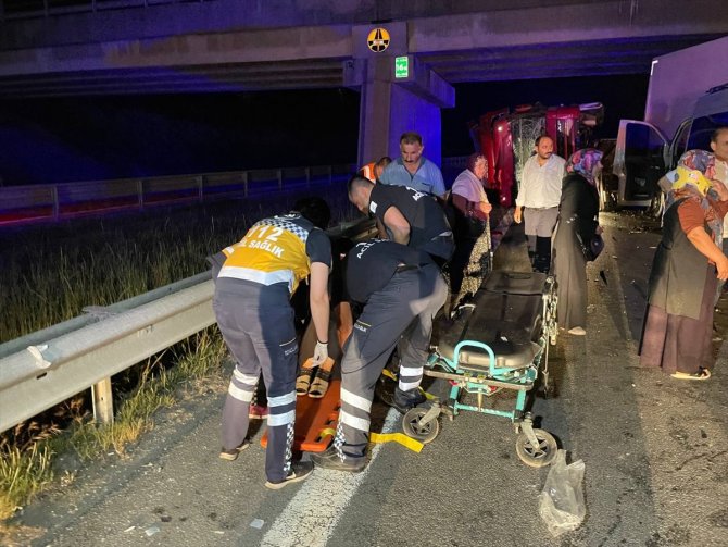 Bolu Dağı'nda zincirleme trafik kazası: 15 kişi yaralı