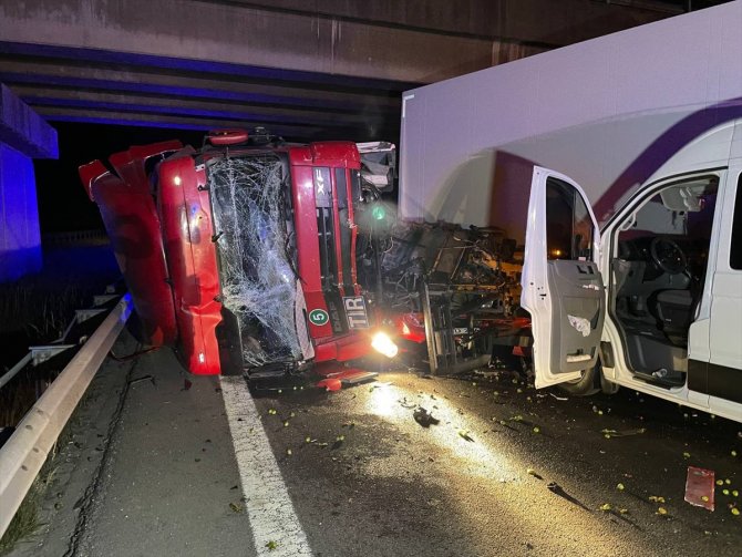Bolu Dağı'nda zincirleme trafik kazası: 15 kişi yaralı