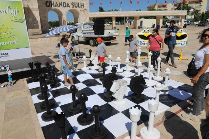 Çocuklar çevre şenliğinde buluştu