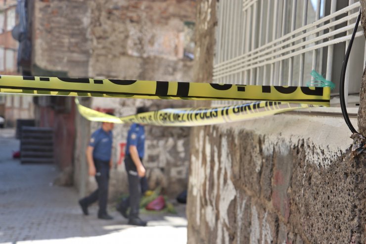 İki grup aynı sokakta sabah ve öğle kavga etti: 5 yaralı 