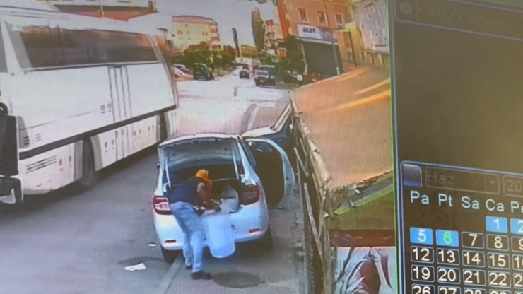 Marketten 80 bin liralık sigara çaldılar 