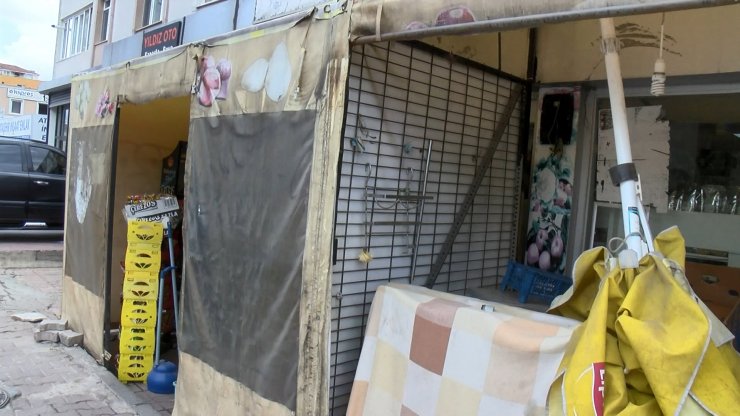 Marketten 80 bin liralık sigara çaldılar 