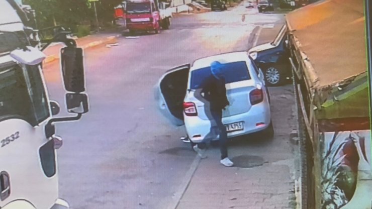 Marketten 80 bin liralık sigara çaldılar 