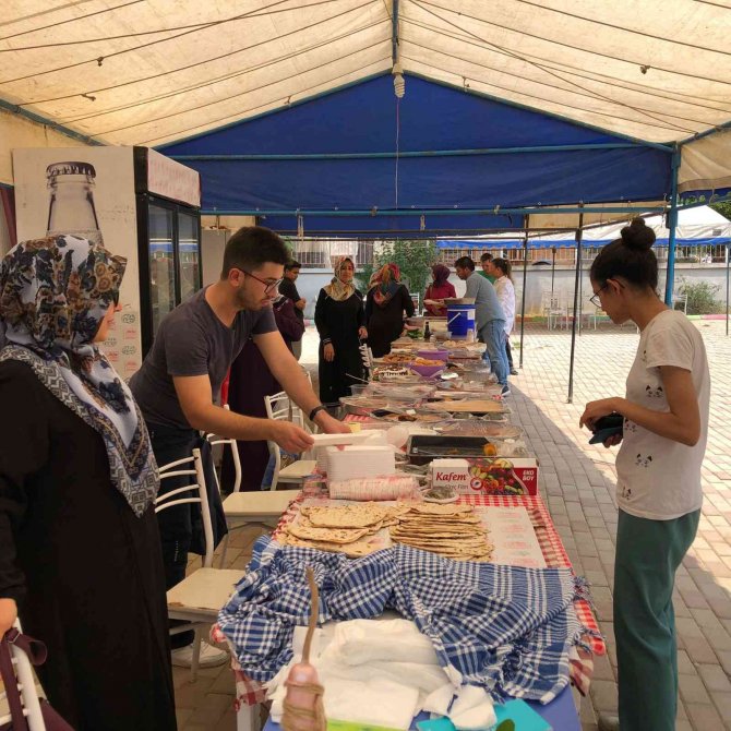 Öğrencilere destek için bir araya geldiler