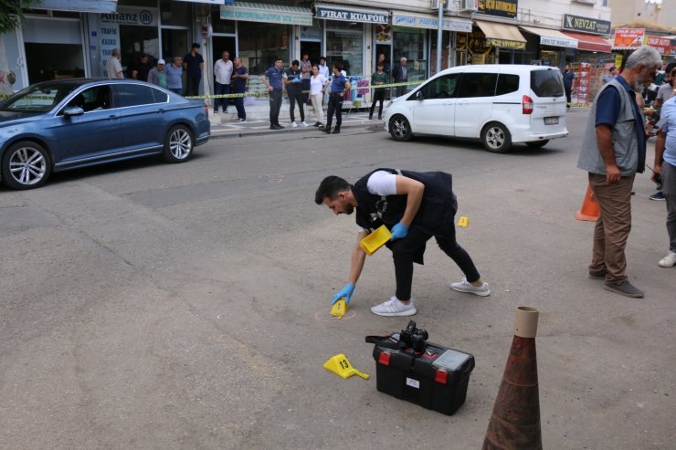Otomobilinde silahlı saldırıda yaralandı