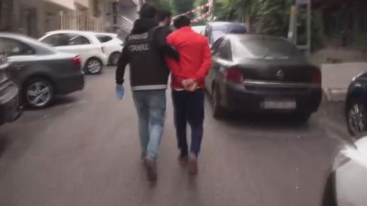 Uyuşturucu satıcılarına operasyon kamerada