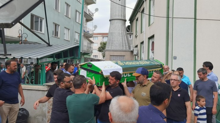 Yeni satın aldığı motosikletiyle evine dönerken kazada öldü