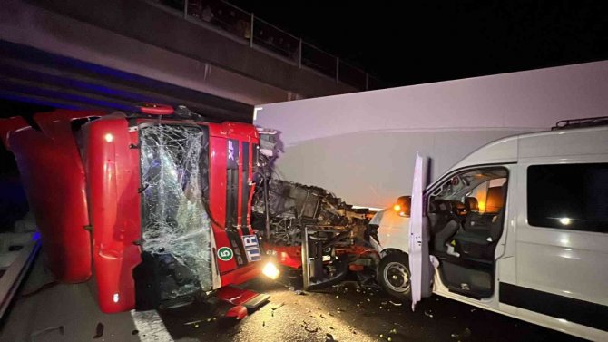 Zincirleme kaza: 12 yaralı