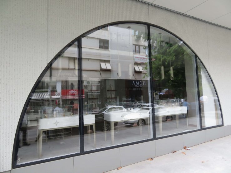 110 bin kişiyi dolandırdı iddia edilen firma için toplandılar