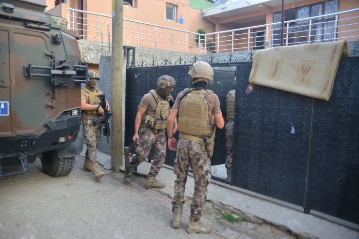 Adana'da DEAŞ operasyonu: 10 gözaltı