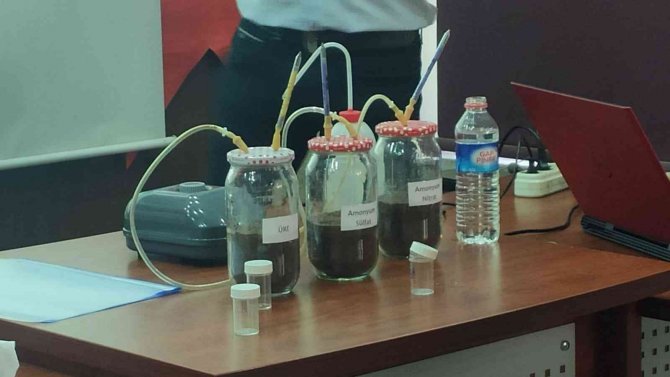 Çiftçilere gübreleme ve sulama eğitimi verildi