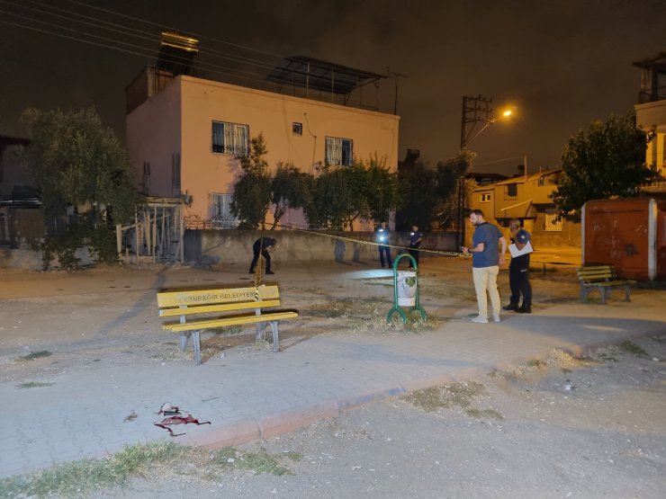 Çocuk parkında silahlı kavga: 1 ölü