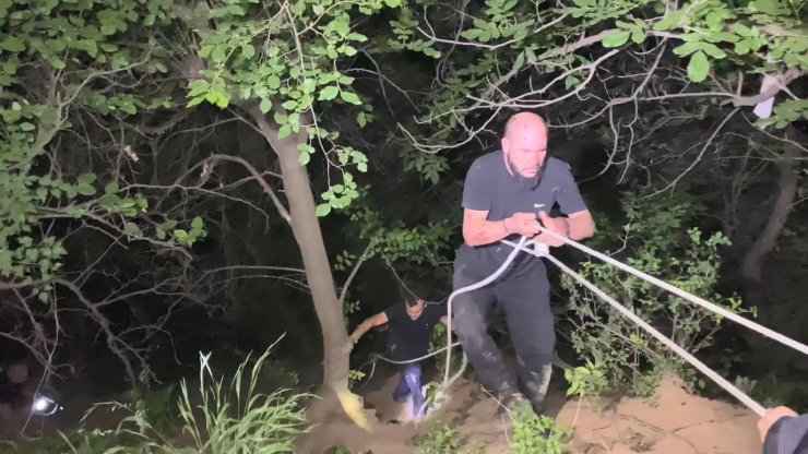 Dengesini kaybetti, 10 metre yükseklikten düştü