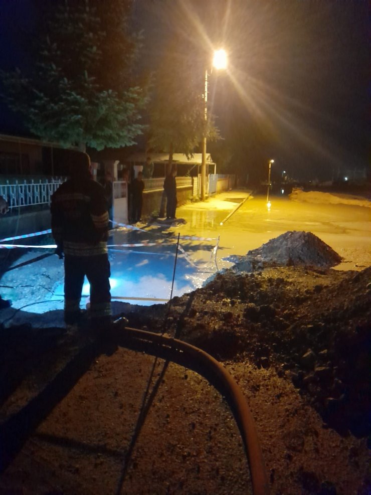 Konya'da sağanak yağış etkili oldu; 25 küçükbaş öldü