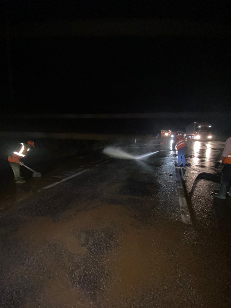 Konya'da sağanak yağış etkili oldu; 25 küçükbaş öldü
