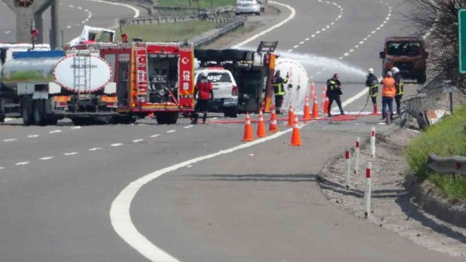 LPG tankeri devrildi, TEM otoyolu kapandı