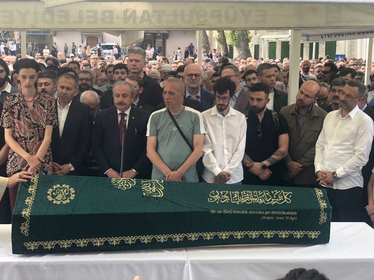 Mevlana İdris Zengin son yolculuğuna uğurlandı