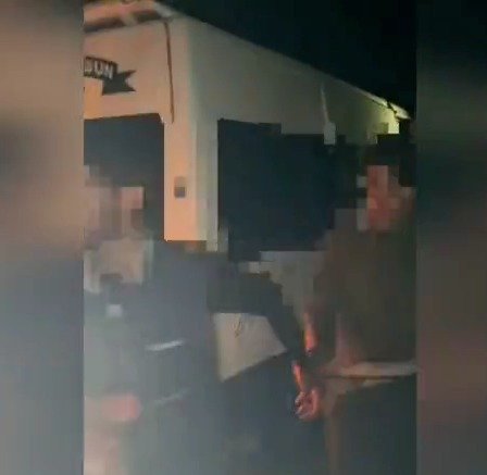 Sürücüsünün 'dur' ihtarına uymadığı minibüsten 29 kaçak göçmen çıktı