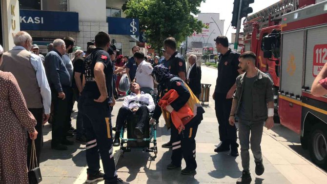 Üzerine benzin döküp kendini yakmaya kalkıştı