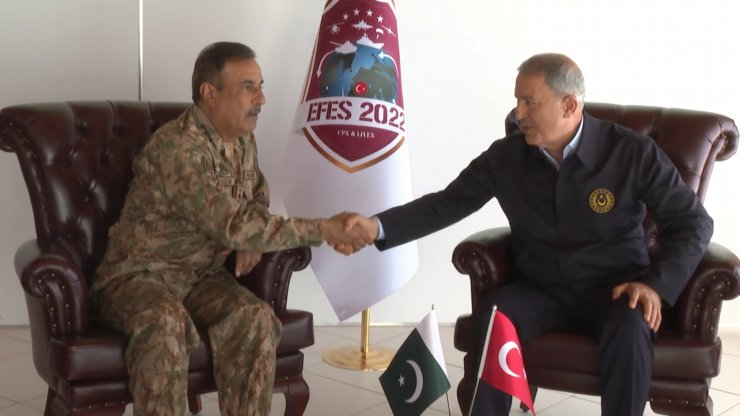 Bakan Akar, Pakistan Genelkurmay Başkanı Raza'yı kabul etti
