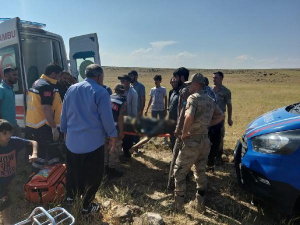 Balık tutmak için girdiği gölette boğuldu