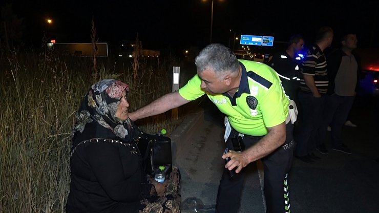 Kırmızı ışıkta geçen otomobil cipe çarptı: 4 yaralı