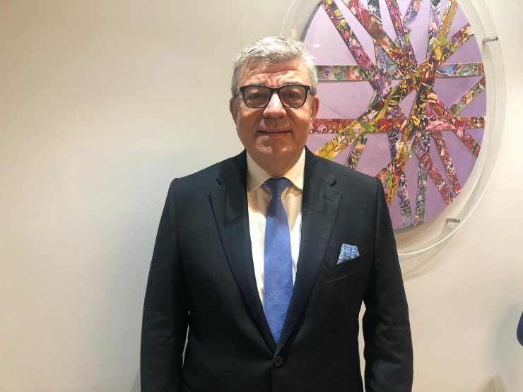 Çene kemiği eriyen hastalara zigomatik implant tavsiyesi