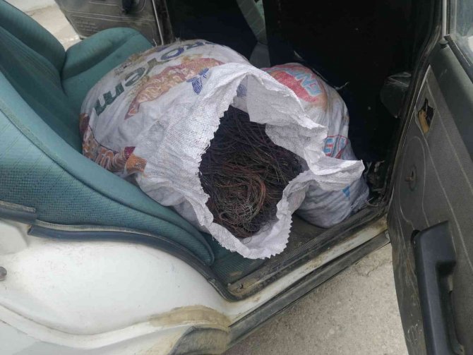 Kablo hırsızları yakalandı