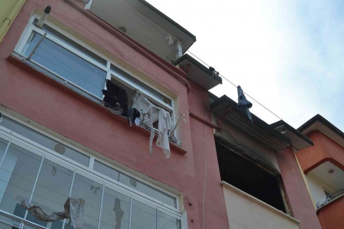 Korkutan doğalgaz patlaması: 1 yaralı