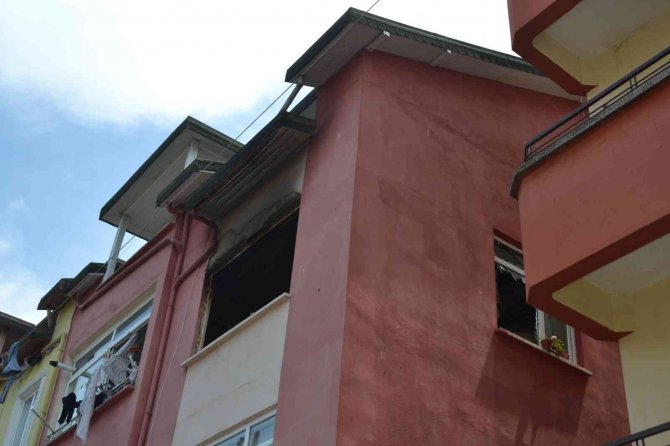 Korkutan doğalgaz patlaması: 1 yaralı