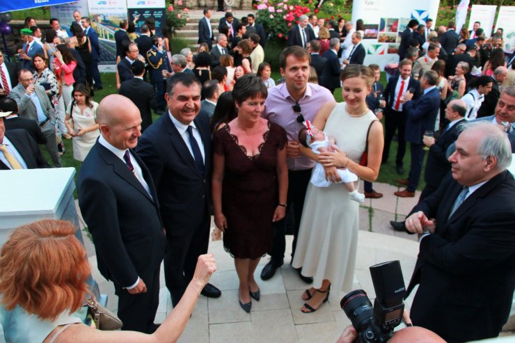 Kraliçe 2'nci Elizabeth'in 96'ncı yaşı Ankara'da kutlandı