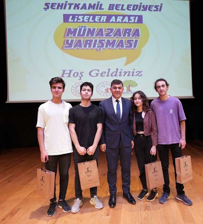 Münazara yarışmasında kazananlar belli oldu