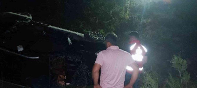 Otomobil şarampole yuvarlandı: 2’si çocuk 7 yaralı