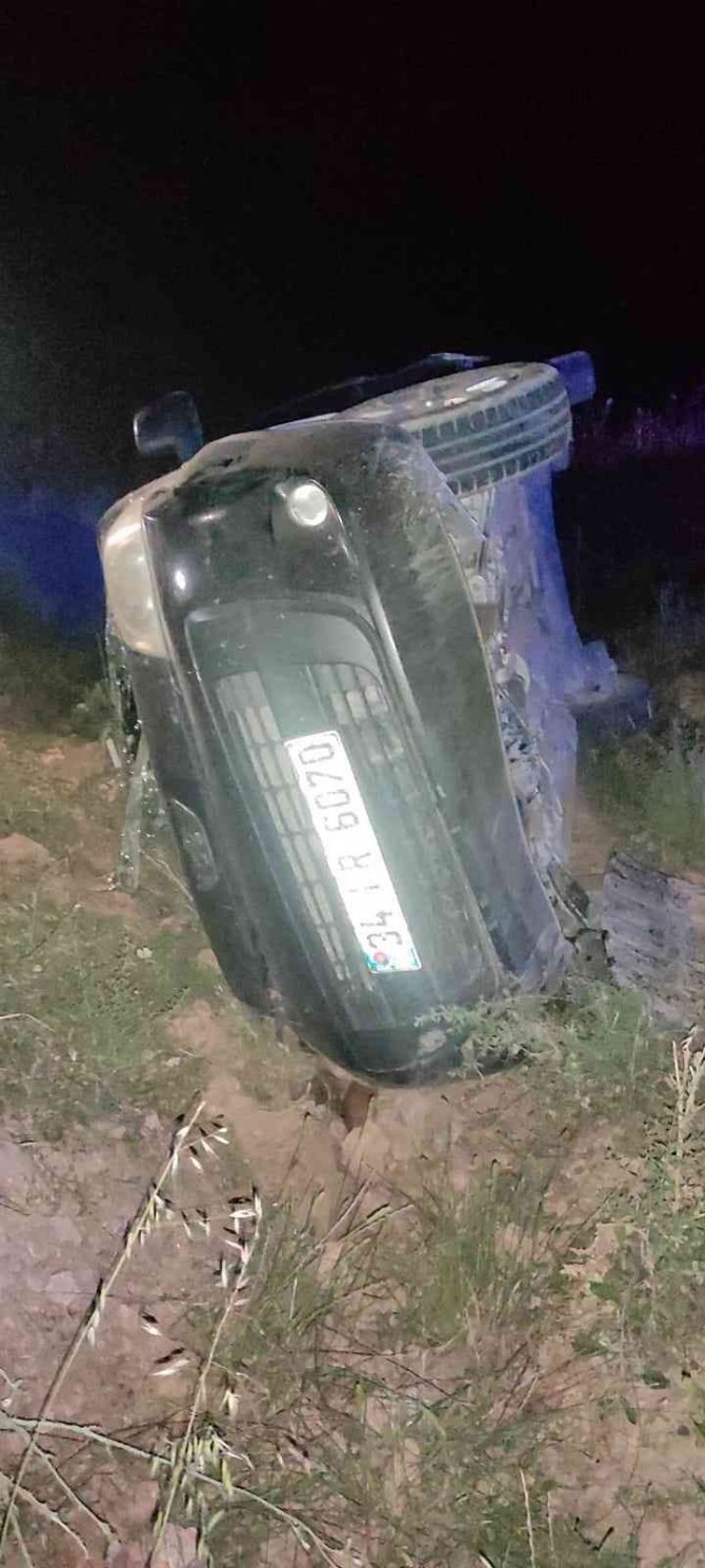 Otomobil şarampole yuvarlandı: 2’si çocuk 7 yaralı