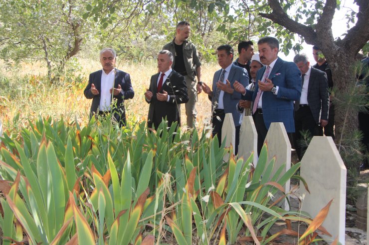 PKK'nın Çevrimli katliamında 32 yıl önce şehit edilen 27 kişi unutulmadı