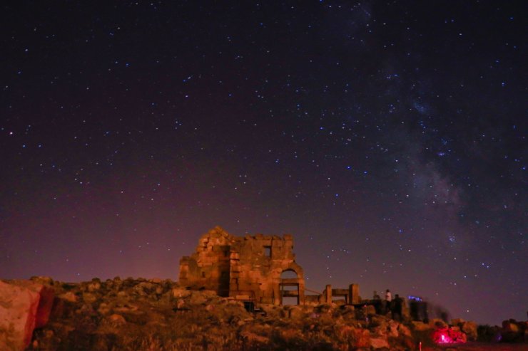 3 bin yıllık Zerzevan Kalesi’nde Samanyolu'nu izlediler