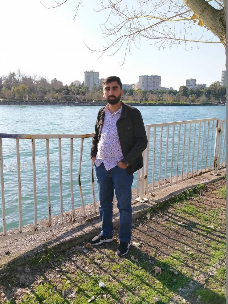 Babasının yanında akrabası tarafından başından vuruldu