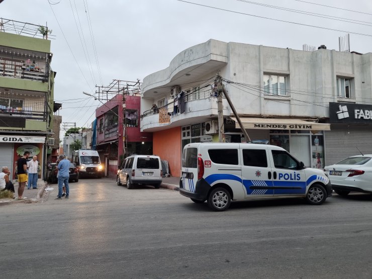 Babasının yanında akrabası tarafından başından vuruldu