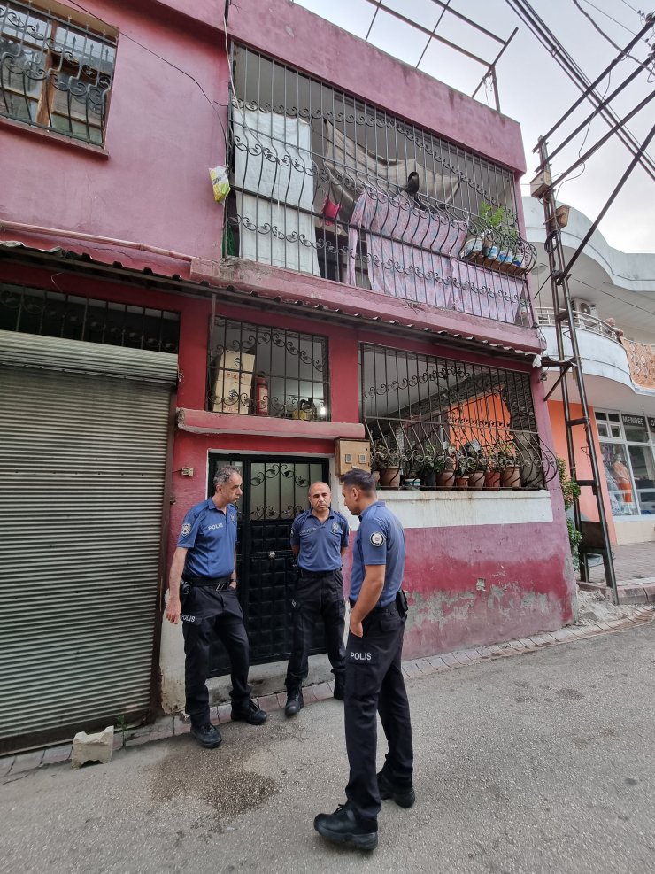 Babasının yanında akrabası tarafından başından vuruldu