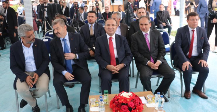 Bakan Bozdağ: Çocukların 'teslime konu eşya' olarak tutanaklarda nitelendirilmesini sona erdirdik