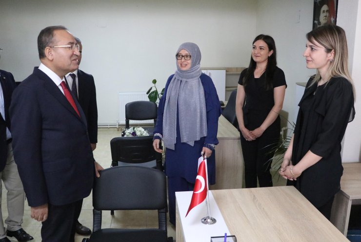 Bakan Bozdağ: Çocukların 'teslime konu eşya' olarak tutanaklarda nitelendirilmesini sona erdirdik