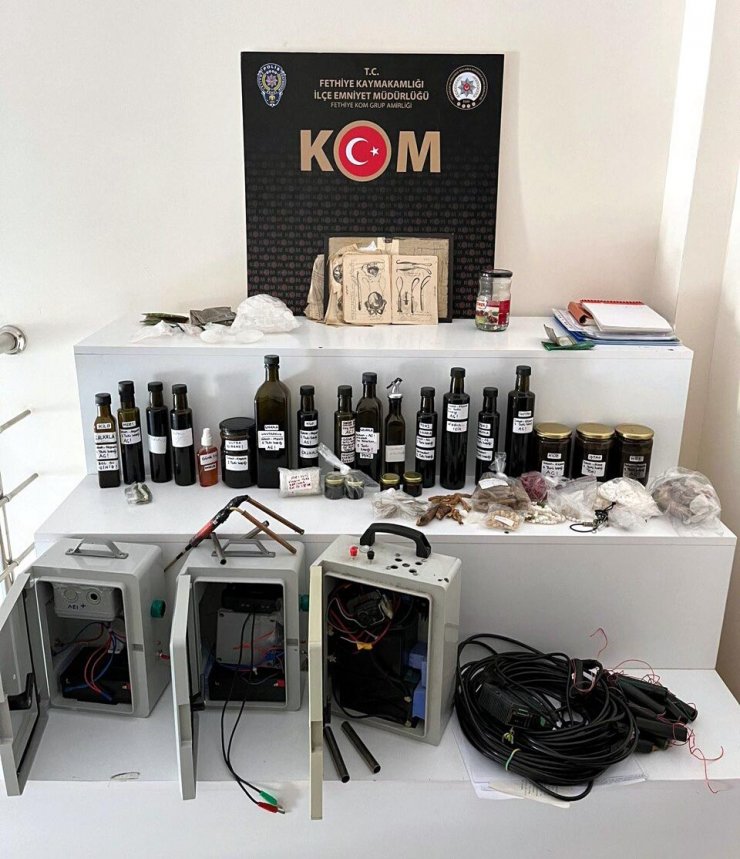 Dini duyguları istismar edip dolandırıcılık yapan 3 kişiye gözaltı