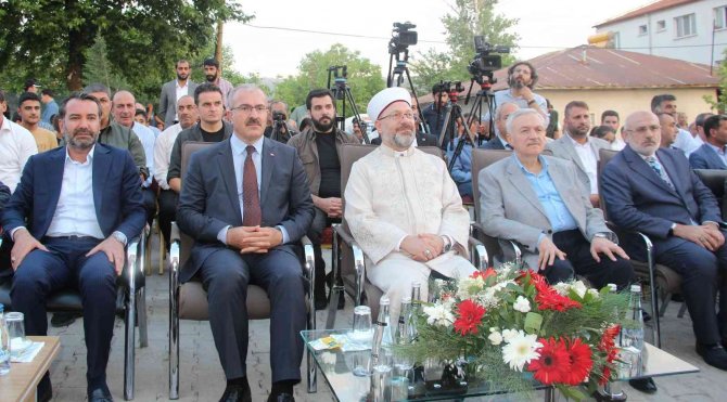 Erbaş, Elazığ’da 65 öğrenci kapasiteli Kur’an kursunun açılışına katıldı
