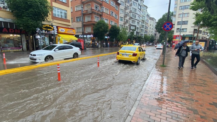 Eskişehir’de sağanak etkili oldu