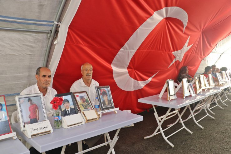 Evlat nöbetindeki babadan oğluna: Gelirsen hasretlik bitecek